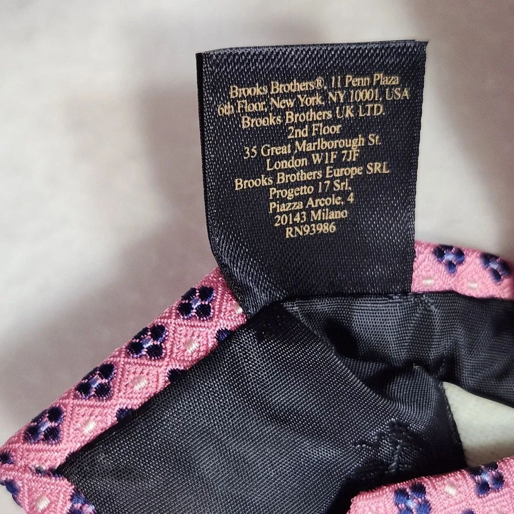 Brooks Brothers 100% Silk Necktie Mens Pink Navy Blue Geometric Preppy
